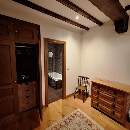 Apartment Palacion De Santillana