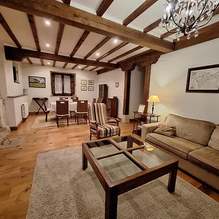 Palacion De Santillana