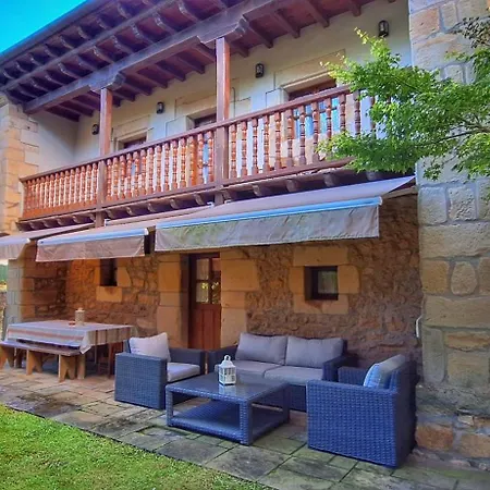 Apartment Palacion De Santillana