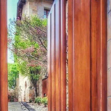 Apartment Palacion De Santillana