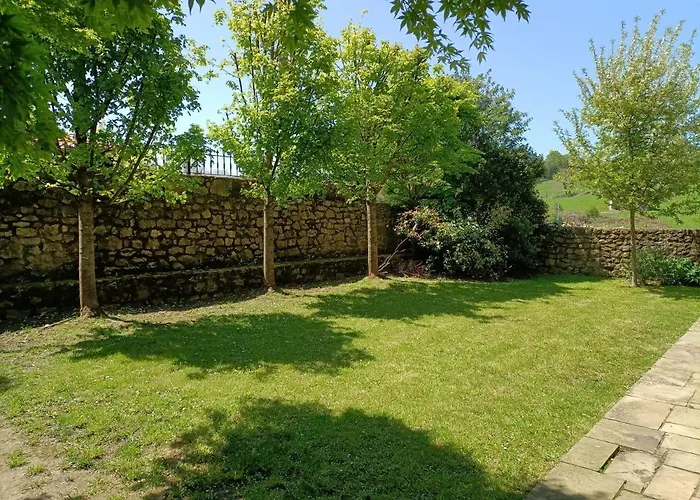 Apartment Palacion De Santillana *