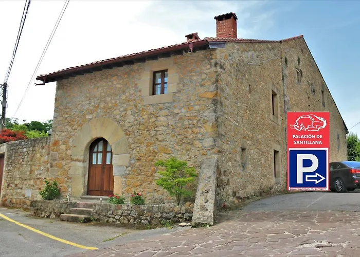 Palacion De Santillana