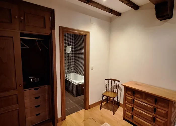 Apartment Palacion De Santillana