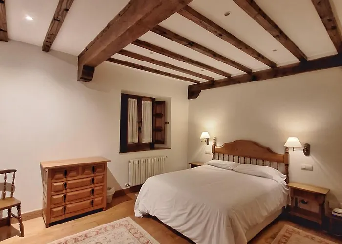 Palacion De Santillana Appartement