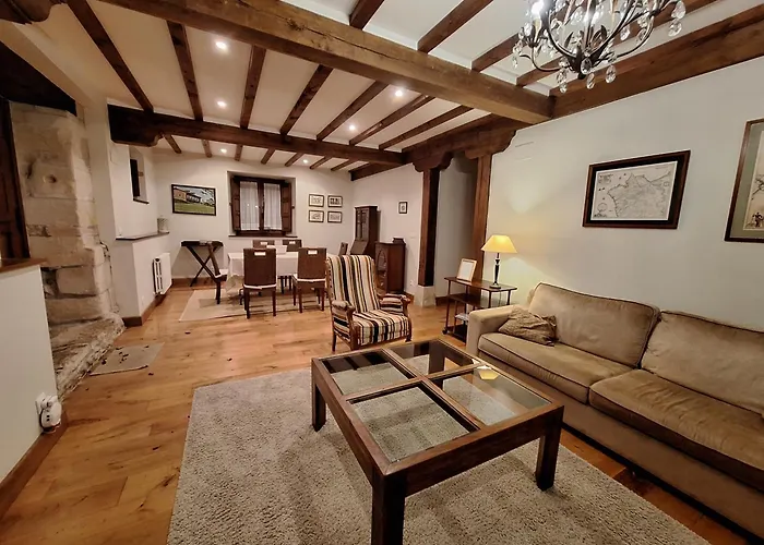 Palacion De Santillana