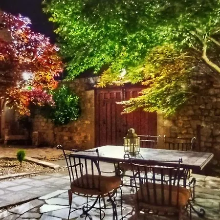 Palacion De Santillana