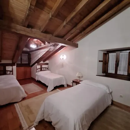 Апартаменты Palacion De Santillana *