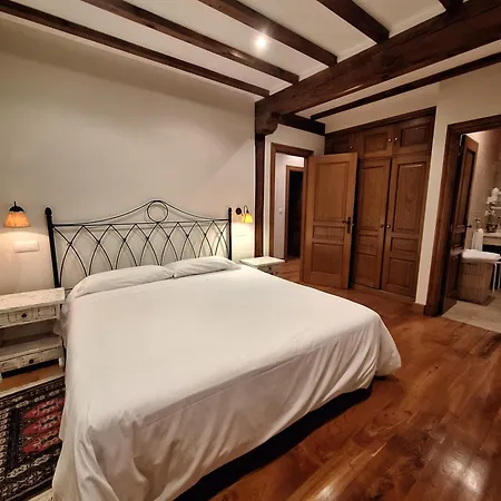 Palacion De Santillana * Сантильяна-дель-Мар