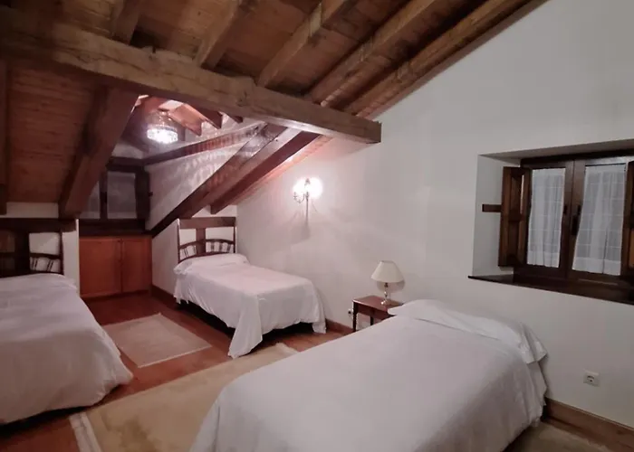 Apartment Palacion De Santillana *