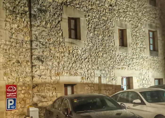 Palacion De Santillana Apartment *